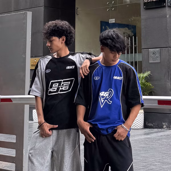 Black Racing Inspired Printed T-Shirt – Premium Streetwear for Everyday Wear
